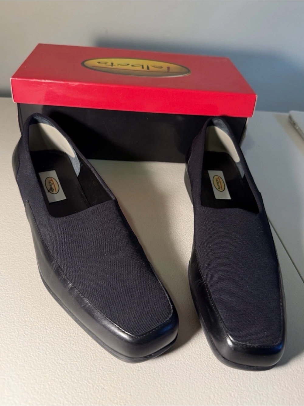 VTG Talbots Square Toe Black Loafers Size 9.5 Leather 90s Minimalist Office Chic